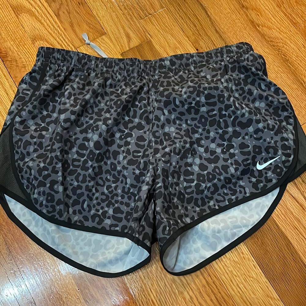 Nike. Printed Shorts. Size S. Dri-Fit.